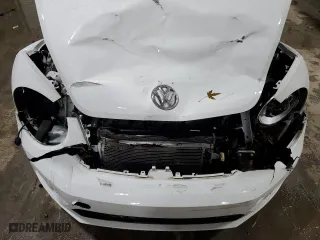 2018 Volkswagen Beetle S with VIN 3VWFD7AT0JM706297, listed as a Copart auction lot 81989394 with 39,393 mi miles and Salvage Title. Bid and sale history available at carsss.com. Image 13.