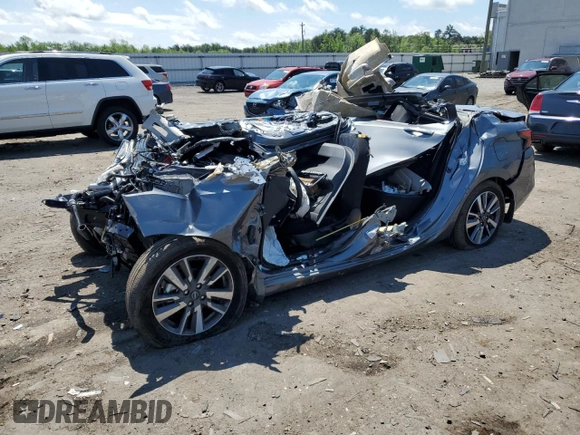 2025 Nissan Versa SV z VIN 3N1CN8EV3SL822009, wystawiony jako Copart lot #55924995 z przebiegiem Nie podano mil oraz Nie do naprawy • Non repairable. Historia ofert i sprzedaży dostępna na DreamBid. Obrazek 1.