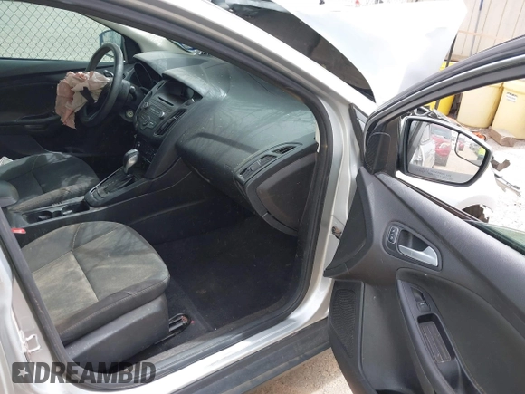 2016 Ford Focus SE with VIN 1FADP3F20GL338536, listed as a IAAI auction lot 41812805 with 130,943 mi miles. Bid and sale history available at carsss.com. Image 5.