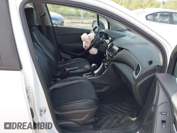 2020 Chevrolet Trax LT with VIN 3GNCJPSB1LL232882, listed as a IAAI auction lot 42230988 with 48,943 mi miles and . Bid and sale history available at DreamBid. Image 5.