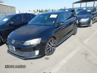 2013 Volkswagen Jetta Autobahn с VIN 3VW4A7AJ1DM364460, выставлен на аукционе IAAI как лот 42425355 с пробегом 184 410 миль миль и . История ставок и продаж доступна на DreamBid. Изображение 2.