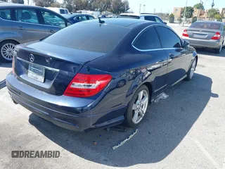 2014 Mercedes-Benz C 250 с VIN WDDGJ4HB1EG259318, выставлен на аукционе IAAI как лот 41817340 с пробегом 154 570 миль миль и . История ставок и продаж доступна на DreamBid. Изображение 4.