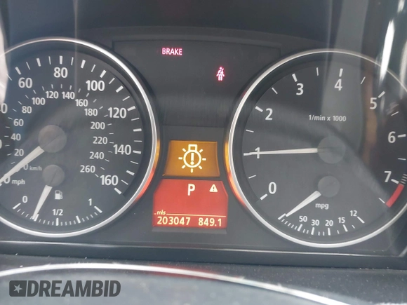 2006 BMW 3 Series 325i z VIN WBAVB13526KX50216, wystawiony jako IAAI lot #42086681 z przebiegiem 203 047 mil mil oraz . Historia ofert i sprzedaży dostępna na DreamBid. Obrazek 7.