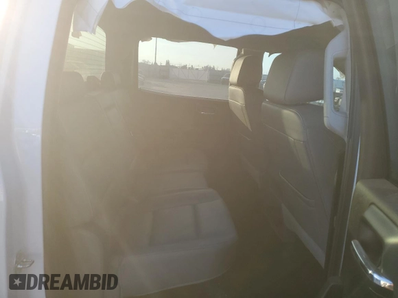 2018 GMC Sierra 2500HD SLT with VIN 1GT12TEYXJF167558, listed as a Copart auction lot 43043825 with 98,363 mi miles and Salvage Title. Bid and sale history available at carsss.com. Image 10.
