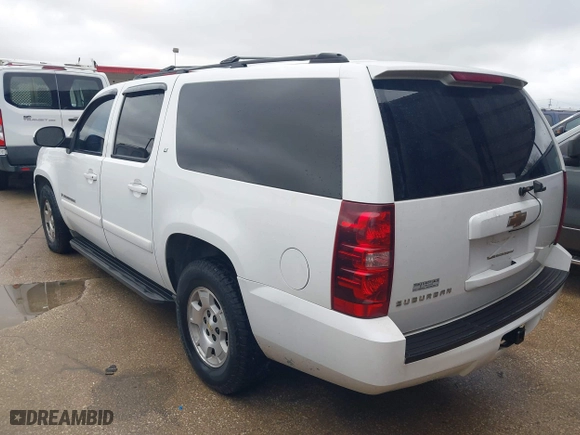 2007 Chevrolet Suburban LT with VIN 3GNFC16007G185565, listed as a IAAI auction lot 41555894 with 1 mi miles. Bid and sale history available at carsss.com. Image 3.