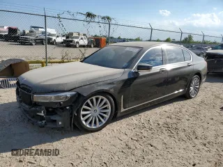 2022 BMW 7 Series 740i xDrive z VIN WBA7T4C07NCH70453, wystawiony jako Copart lot #71671304 z przebiegiem 44 673 mil mil oraz Czysty tytuł • Clean title. Historia ofert i sprzedaży dostępna na DreamBid. Obrazek 1.