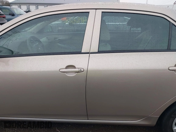 2010 Toyota Corolla with VIN 2T1BU4EE2AC495897, listed as a IAAI auction lot 41961240 with 88,806 mi miles. Bid and sale history available at carsss.com. Image 14.