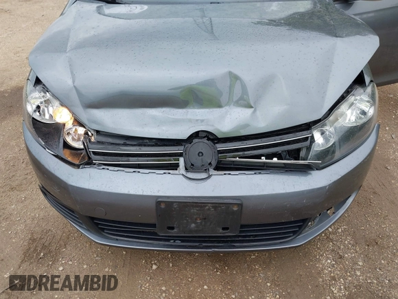2011 Volkswagen Jetta SE with VIN 3VWPX7AJ3BM686901, listed as a IAAI auction lot 42561729 with 103,737 mi miles and . Bid and sale history available at DreamBid. Image 6.