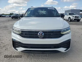 2022 Volkswagen Tiguan SE R-Line Black with VIN 3VVCB7AX1NM080975, listed as a Copart auction lot 56099945 with 42,376 mi miles and Salvage title. Bid and sale history available at DreamBid. Image 5.