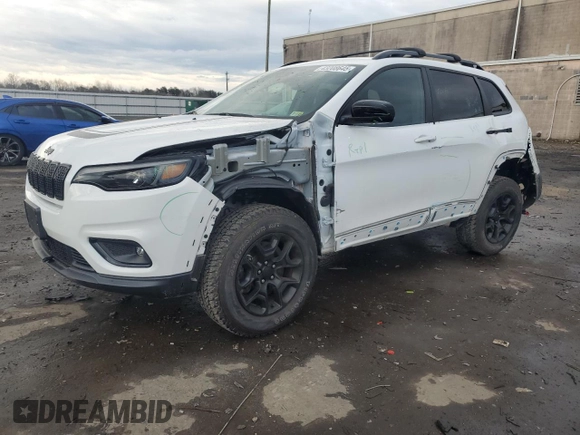 2022 Jeep Cherokee X with VIN 1C4PJMCX3ND549915, listed as a Copart auction lot 43208645 with 26,267 mi miles and Salvage Title. Bid and sale history available at carsss.com. Image 1.