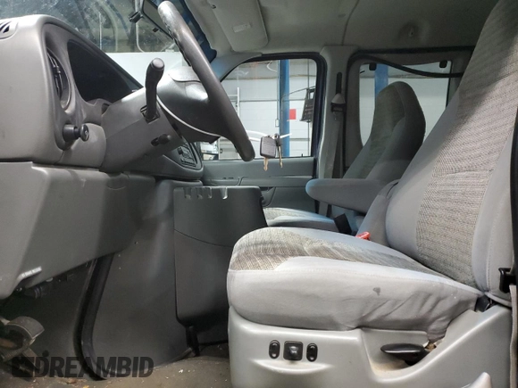 2004 Ford Econoline Passenger XL with VIN 1FDSS31L74HB00130, listed as a Copart auction lot 47723245 with 164,075 mi miles and Clean title. Bid and sale history available at DreamBid. Image 7.