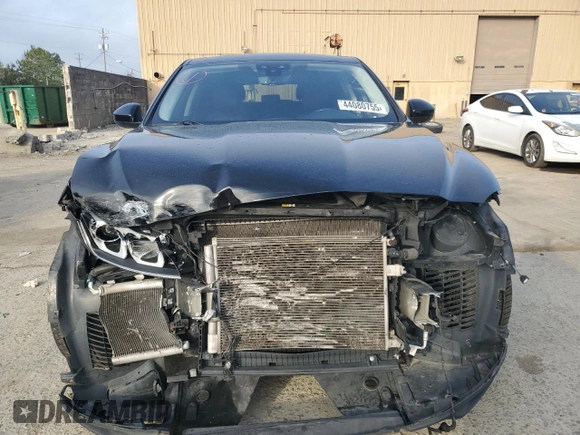 2019 Jaguar F-Pace 25t Premium z VIN SADCJ2FX3KA398901, wystawiony jako Copart lot #44080755 z przebiegiem 110 200 mil mil oraz Szkoda całkowita • Salvage title. Historia ofert i sprzedaży dostępna na DreamBid. Obrazek 5.