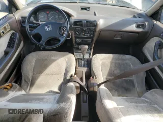 1990 Honda Accord LX with VIN JHMCB7659LC064137, listed as a Copart auction lot 45761615 with 382,195 mi miles and Non Repairable. Bid and sale history available at carsss.com. Image 8.