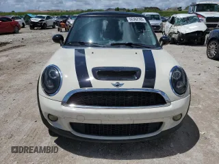2009 MINI Hardtop S with VIN WMWMF73569TW87834, listed as a Copart auction lot 60362395 with 52,448 mi miles and Salvage title. Bid and sale history available at DreamBid. Image 5.