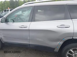 2019 Jeep Cherokee Latitude Plus with VIN 1C4PJMLX7KD104542, listed as a IAAI auction lot 41972055 with 105,129 mi miles. Bid and sale history available at carsss.com. Image 15.