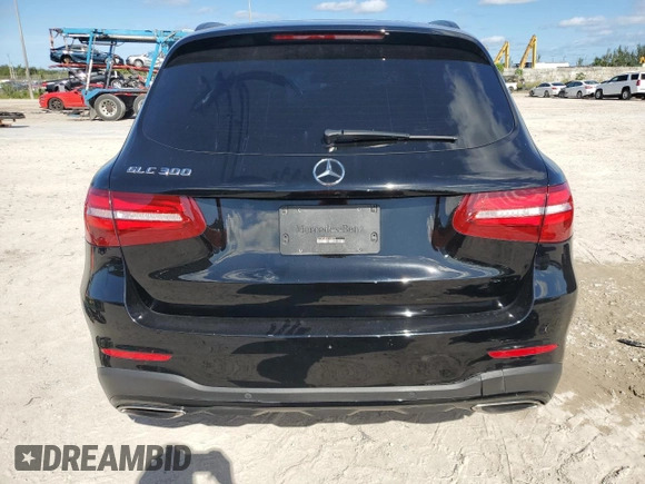 2019 Mercedes-Benz GLC with VIN WDC0G4JB5KV183673, listed as a Copart auction lot 71977992 with 61,125 mi miles. Bid and sale history available at carsss.com. Image 6.