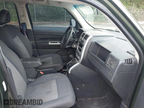 2008 Jeep Patriot Sport with VIN 1J8FT28W28D713825, listed as a IAAI auction lot 42471636 with 227,898 mi miles and . Bid and sale history available at DreamBid. Image 5.