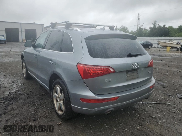 2010 Audi Q5 Premium Plus z VIN WA1LKAFP9AA062052, wystawiony jako Copart lot #56787055 z przebiegiem 122 925 mil mil oraz Czysty tytuł • Clean title. Historia ofert i sprzedaży dostępna na DreamBid. Obrazek 2.