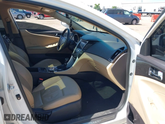 2012 Hyundai Sonata SE z VIN 5NPEC4AC0CH356520, wystawiony jako IAAI lot #42247788 z przebiegiem 186 358 mil mil oraz . Historia ofert i sprzedaży dostępna na DreamBid. Obrazek 5.