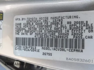 2004 Toyota Camry LE with VIN 4T1BE32K74U300025, listed as a IAAI auction lot 42035954 with 115,203 mi miles. Bid and sale history available at carsss.com. Image 9.