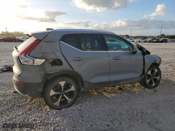 2024 Volvo XC40 Plus Bright Theme with VIN YV4L12UE8R2212011, listed as a Copart auction lot 80542194 with 29,751 mi miles and Non Repairable. Bid and sale history available at carsss.com. Image 3.