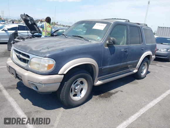 2000 Ford Explorer Eddie Bauer с VIN 1FMZU64E2YZA53922, выставлен на аукционе IAAI как лот 42765856 с пробегом 191 240 миль миль и . История ставок и продаж доступна на DreamBid. Изображение 2.