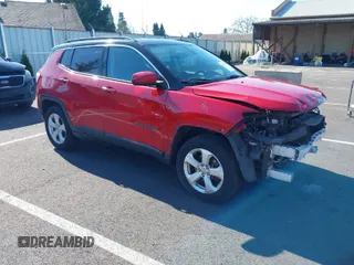 2018 Jeep Compass Latitude with VIN 3C4NJDBB5JT127730, listed as a IAAI auction lot 41701871 with 136,544 mi miles. Bid and sale history available at carsss.com. Image 1.