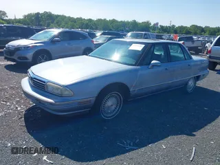 1995 Oldsmobile 98 Regency Elite Series I - 1SB z VIN 1G3CX52K7S4315636, wystawiony jako IAAI lot #42377553 z przebiegiem 127 315 mil mil oraz . Historia ofert i sprzedaży dostępna na DreamBid. Obrazek 2.