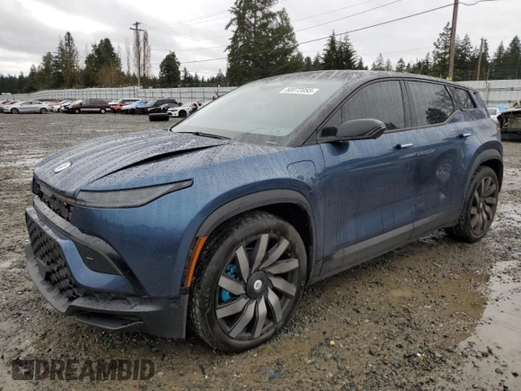2023 Fisker Ocean One z VIN VCF1ZBU2XPG003443, wystawiony jako Copart lot #50072055 z przebiegiem 7805 mil mil oraz Szkody całkowita. Historia ofert i sprzedaży dostępna na DreamBid. Obrazek 1.