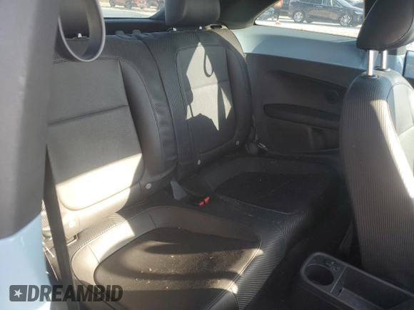 2013 Volkswagen Beetle 2.5L с VIN 3VWJX7AT6DM602838, выставлен на аукционе Copart как лот 82165624 с пробегом 101 188 миль миль и Списание • Salvage title. История ставок и продаж доступна на DreamBid. Изображение 11.