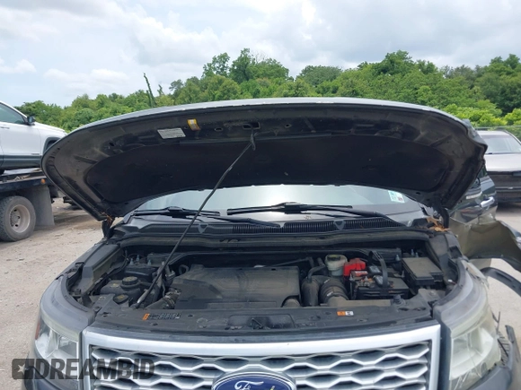 2016 Ford Explorer Platinum z VIN 1FM5K8HT2GGD04330, wystawiony jako IAAI lot #42462634 z przebiegiem 167 468 mil mil oraz . Historia ofert i sprzedaży dostępna na DreamBid. Obrazek 10.