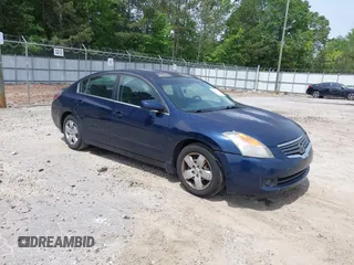 2007 Nissan Altima S with VIN 1N4AL21E47C232424, listed as a IAAI auction lot 42234126 with 184,828 mi miles and . Bid and sale history available at carsss.com. Image 1.