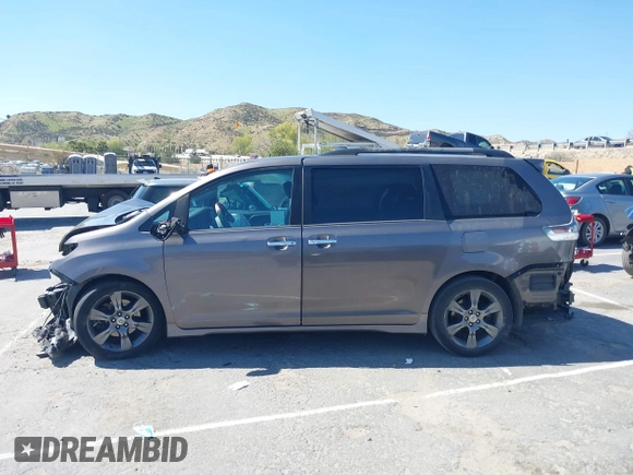 2016 Toyota Sienna SE с VIN 5TDXK3DC4GS708290, выставлен на аукционе IAAI как лот 41851812 с пробегом 136 544 миль миль и . История ставок и продаж доступна на DreamBid. Изображение 14.