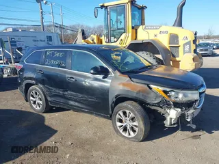 2014 Toyota Highlander LE z VIN 5TDBKRFH4ES034791, wystawiony jako IAAI lot #41770914 z przebiegiem Nie podano mil oraz . Historia ofert i sprzedaży dostępna na DreamBid. Obrazek 13.