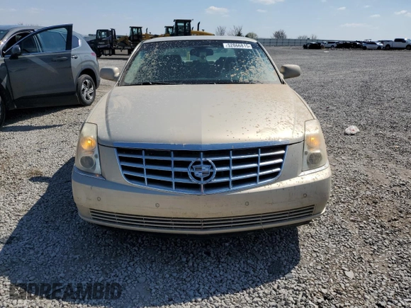 2007 Cadillac DTS Luxury I z VIN 1G6KD57Y37U110200, wystawiony jako Copart lot #52866815 z przebiegiem 157 393 mil mil oraz Szkoda całkowita • Salvage title. Historia ofert i sprzedaży dostępna na DreamBid. Obrazek 5.