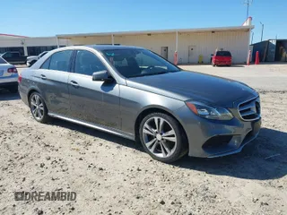 2016 Mercedes-Benz E-Class E 350 Luxury with VIN WDDHF8JB9GB268131, listed as a IAAI auction lot 41809946 with 118,547 mi miles. Bid and sale history available at carsss.com. Image 1.