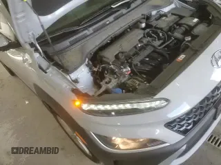 2023 Hyundai Kona SEL z VIN KM8K6CABXPU006895, wystawiony jako Copart lot #84581945 z przebiegiem 19 853 mil mil oraz Szkoda całkowita • Salvage title. Historia ofert i sprzedaży dostępna na DreamBid. Obrazek 14.