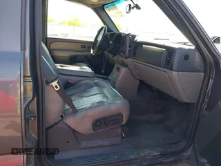 2002 Chevrolet Suburban LT z VIN 1GNFK16Z32J294238, wystawiony jako IAAI lot #42143758 z przebiegiem 175 468 mil mil oraz . Historia ofert i sprzedaży dostępna na DreamBid. Obrazek 5.