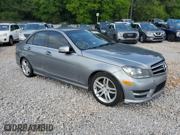2014 Mercedes-Benz C 250 Sport z VIN WDDGF4HB8EA942721, wystawiony jako Copart lot #52629855 z przebiegiem 151 421 mil mil oraz Szkoda całkowita • Salvage title. Historia ofert i sprzedaży dostępna na DreamBid. Obrazek 4.