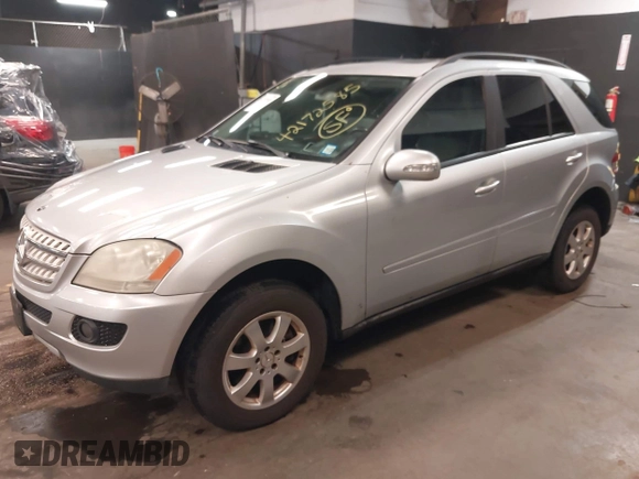 2006 Mercedes-Benz M 350 with VIN 4JGBB86E56A083539, listed as a IAAI auction lot 42172585 with 130,514 mi miles and . Bid and sale history available at DreamBid. Image 17.