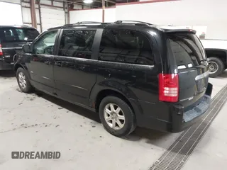 2008 Chrysler Town & Country Touring z VIN 2A8HR54P68R757380, wystawiony jako IAAI lot #41995218 z przebiegiem 178 234 mil mil oraz . Historia ofert i sprzedaży dostępna na DreamBid. Obrazek 3.