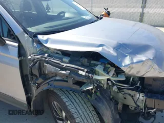2024 Volkswagen Tiguan S z VIN 3VVRB7AX0RM029581, wystawiony jako IAAI lot #41938762 z przebiegiem 26 129 mil mil oraz . Historia ofert i sprzedaży dostępna na DreamBid. Obrazek 20.