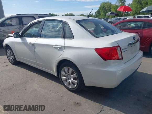 2011 Subaru Impreza 2.5i z VIN JF1GE6A64BH520380, wystawiony jako IAAI lot #42320988 z przebiegiem 83 040 mil mil oraz . Historia ofert i sprzedaży dostępna na DreamBid. Obrazek 3.