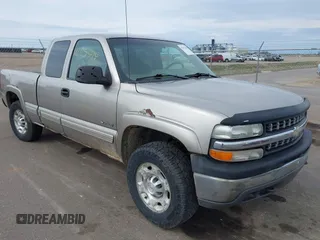 2000 Chevrolet Silverado 2500 LS z VIN 1GCGK29U4YE309544, wystawiony jako IAAI lot #42115349 z przebiegiem 227 652 mil mil oraz . Historia ofert i sprzedaży dostępna na DreamBid. Obrazek 1.