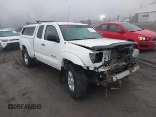 2011 Toyota Tacoma with VIN 5TFUU4EN8BX019682, listed as a IAAI auction lot 41187802 with 114,491 mi miles. Bid and sale history available at carsss.com. Image 1.