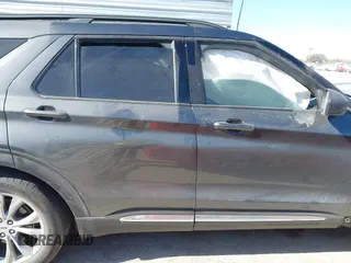2020 Ford Explorer XLT with VIN 1FMSK7DH9LGB63359, listed as a IAAI auction lot 41758868 with 56,957 mi miles. Bid and sale history available at carsss.com. Image 13.