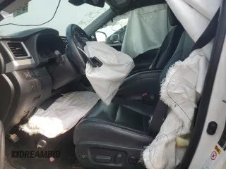 2017 Toyota Highlander XLE z VIN 5TDJZRFH2HS462953, wystawiony jako Copart lot #56287145 z przebiegiem 123 184 mil mil oraz Szkoda całkowita • Salvage title. Historia ofert i sprzedaży dostępna na DreamBid. Obrazek 7.