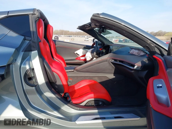 2024 Chevrolet Corvette 2LT z VIN 1G1YB2D47R5112325, wystawiony jako IAAI lot #42007944 z przebiegiem 11 725 mil mil oraz . Historia ofert i sprzedaży dostępna na DreamBid. Obrazek 8.