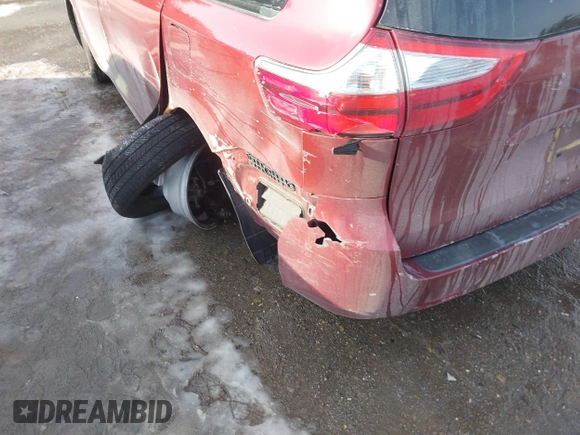 2017 Toyota Sienna LE Auto Access Seat with VIN 5TDKZ3DC7HS863682, listed as a IAAI auction lot 41488878 with 134,733 mi miles. Bid and sale history available at carsss.com. Image 6.