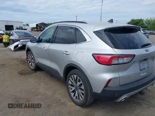 2020 Ford Escape Titanium с VIN 1FMCU9J99LUB45758, выставлен на аукционе IAAI как лот 42286143 с пробегом 51 177 миль миль и . История ставок и продаж доступна на DreamBid. Изображение 3.